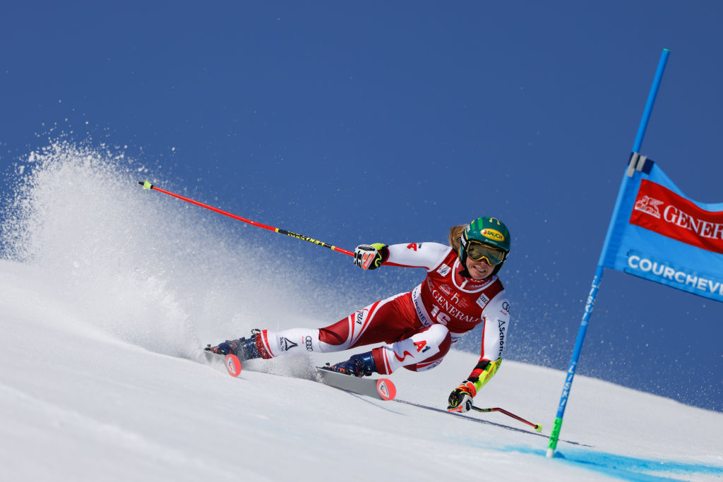 Tres días en Stelvio para Liensberger, el campeón del mundo de slalom acumula un mes de esquí desde finales de marzo