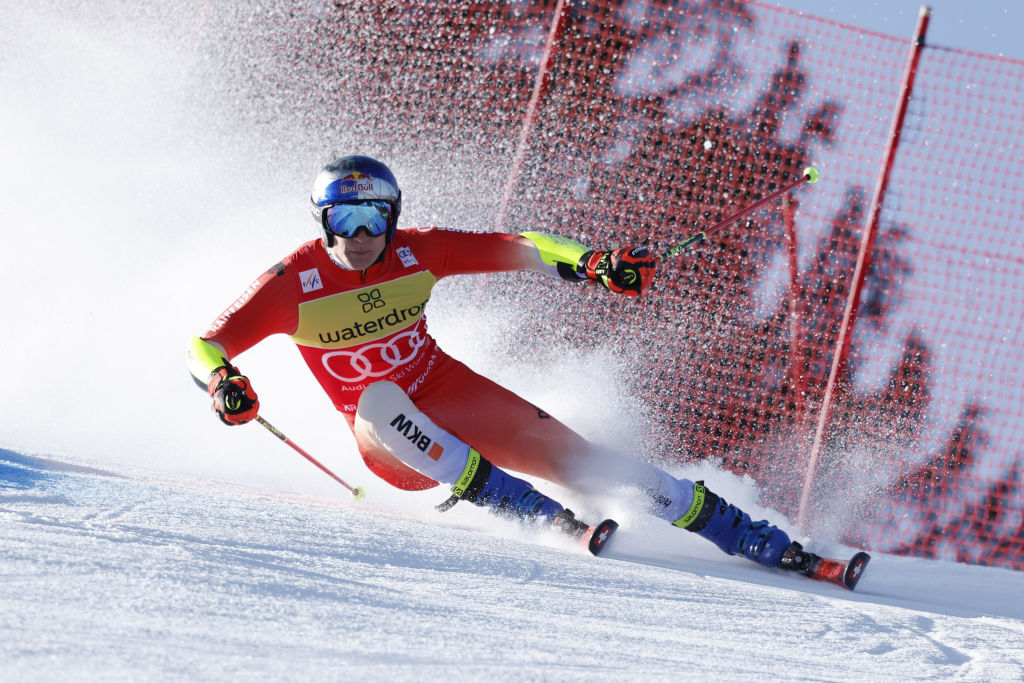 La rabbia di Kristoffersen per ribaltare Odermatt, ma la coppa è svizzera. Gran 6° posto per Della Vite