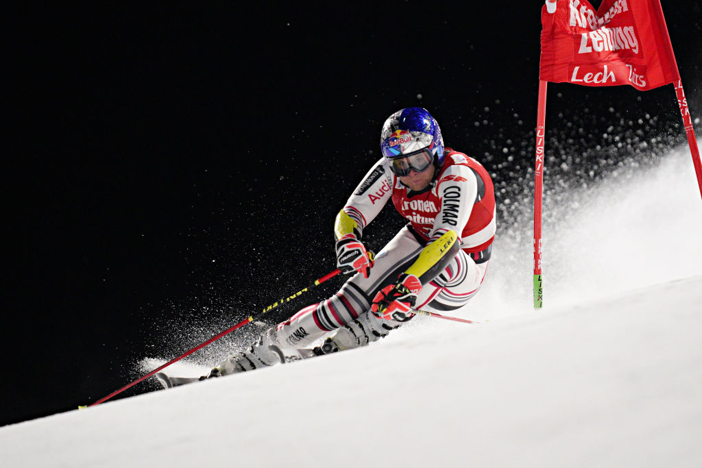 L'urlo di Kristoffersen nella notte di Lech: prima vittoria in parallelo, battuto in finale Pinturault