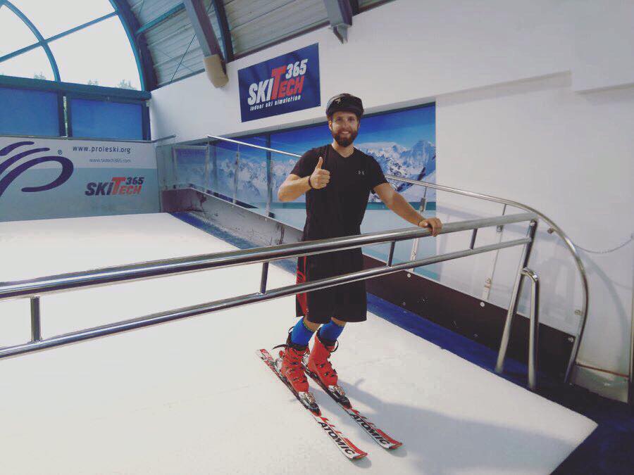 Marco Schwarz accelera le operazioni di recupero: allenamento nel simulatore indoor di casa Austria