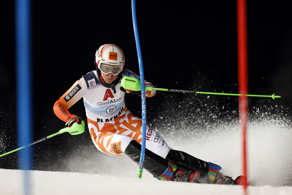 Vlhova batte Shiffrin nella notte di Flachau: ecco il primo trionfo stagionale della slovacca