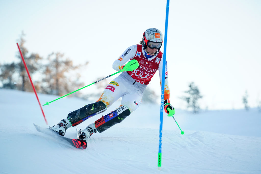 Prima manche dello slalom bis di Levi: comanda ancora Vlhova su Shiffrin, ma sono tutte vicine