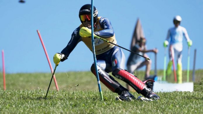 '.Primo titolo azzurro ai Mondiali jr di sci d'erba: super combinata d'oro per il solito Filippo Zamboni.'