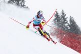 Rodeo nella bufera di Adelboden: sbagliano i big, Feller e Gstrein al comando e Razzoli... super!