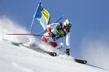 Si ferma Wendy Holdener: frattura composta al gomito, ma la partecipazione allo slalom di Levi non è a rischio