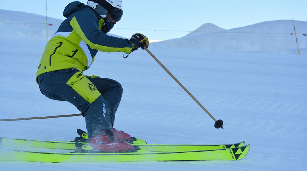 Alex Favaro al test di Fischer RC4 The Curv M/O-PLATE (2023)