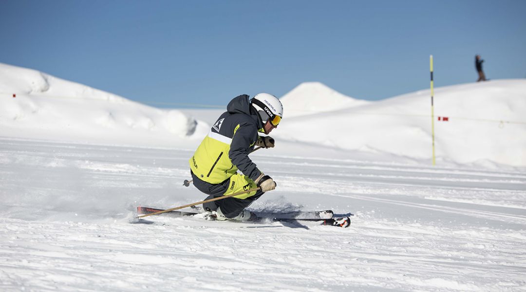 Gianluca Branciaroli al test di Blizzard Thunderbird R15 (2022)