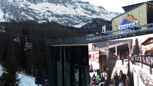 Cortina d'Ampezzo. La perla del Dolomiti Superski si rifa il look