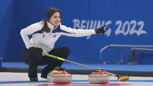 Le ragazze del curling ottengono la prima vittoria mondiale con la Norvegia, poi il ko con la Svizzera