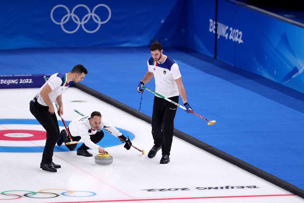 Grand Slam of Curling: Retornaz ritrova la via del successo contro Casper, ora il match cruciale con Dunstone