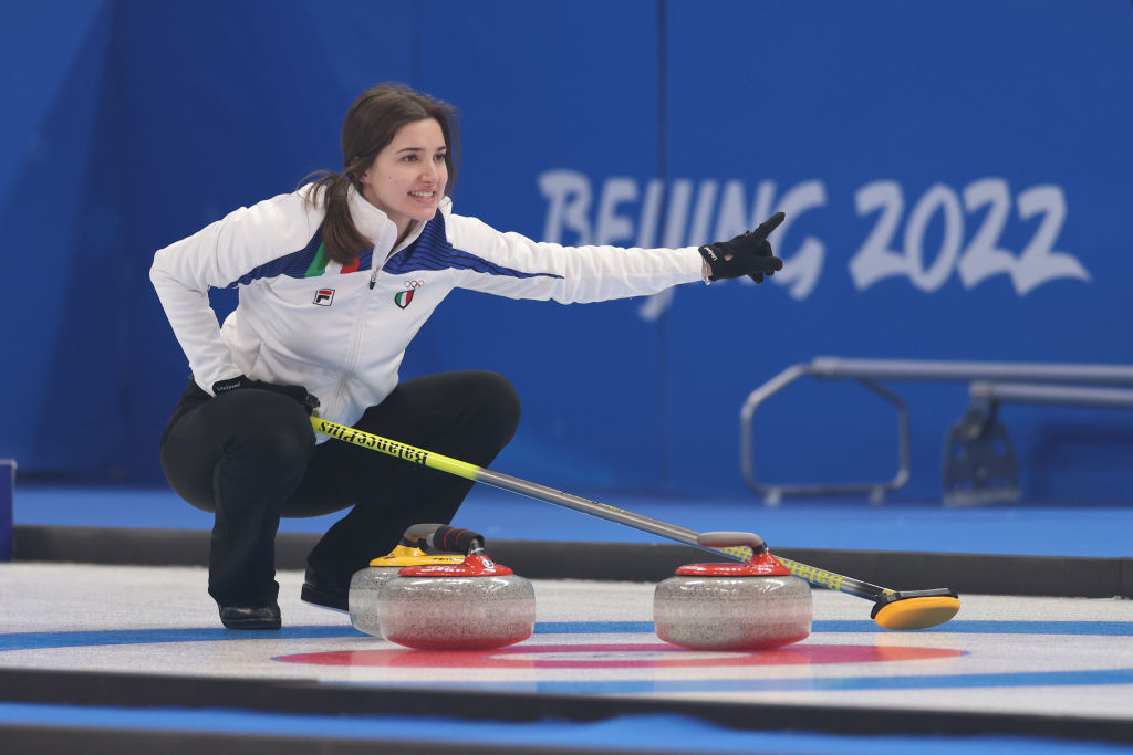Le ragazze del curling ottengono la prima vittoria mondiale con la Norvegia, poi il ko con la Svizzera