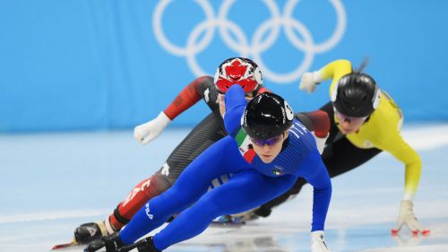 Arianna Fontana cade nella finale dei 1000 metri, vince Suzanne Schulting