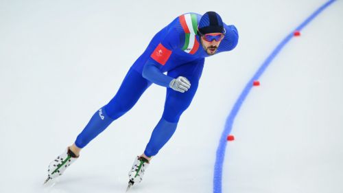 Nils van der Poel vince da favorito i 5000 metri, ottavo Davide Ghiotto