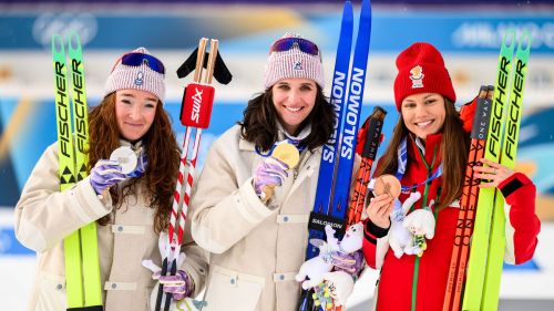 Jens Luraas Oftebro corona il sogno dopo una folle battaglia in Val di Fiemme: Lamparter argento, Hirvonen bronzo