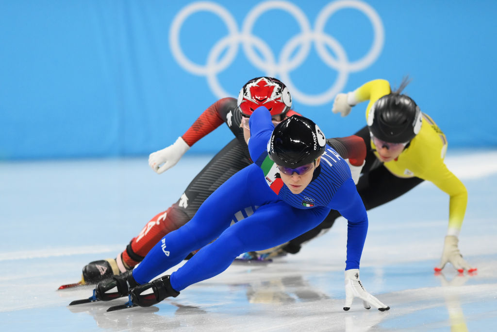 Arianna Fontana cade nella finale dei 1000 metri, vince Suzanne Schulting