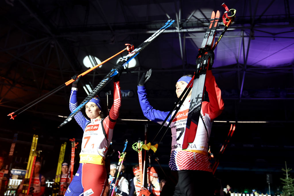 Biathlon: i francesi Julia Simon e Fabien Claude dominano il World Team Challenge nello stadio dello Schalke 04