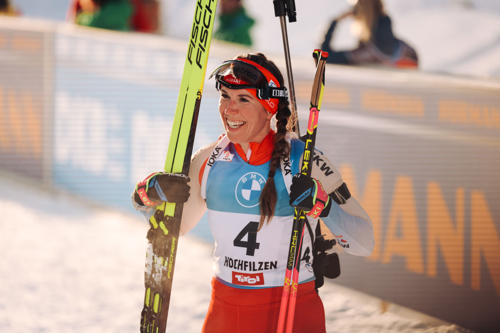 Biathlon: prima vittoria di Lena Haecki nella Short Individual di Anterselva, Wierer tredicesima al rientro