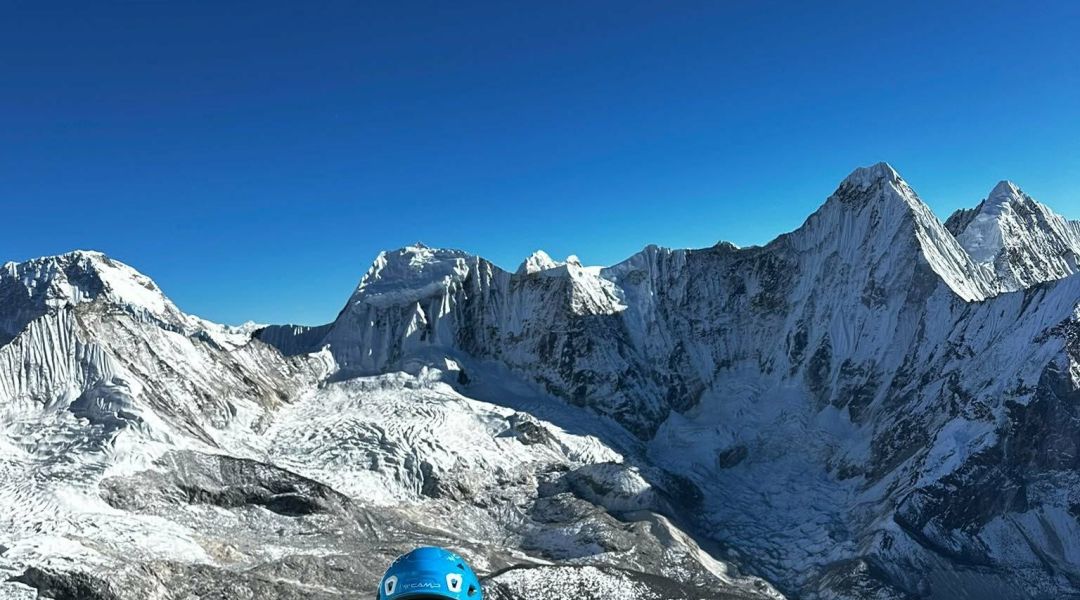 Simone Moro: "In Nepal il turismo di montagna non si fermerà. Sul cambiamento climatico vi dico che..."