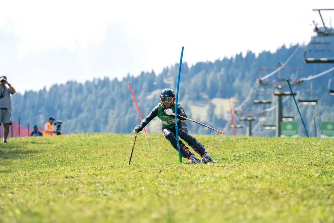 Andrea Iori esce sul più bello, ma anche il titolo mondiale dello slalom jr è azzurro con Michael Bertagno