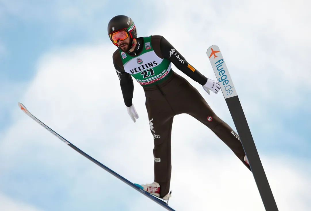 Via al Grand Prix di combinata nordica nella notte di