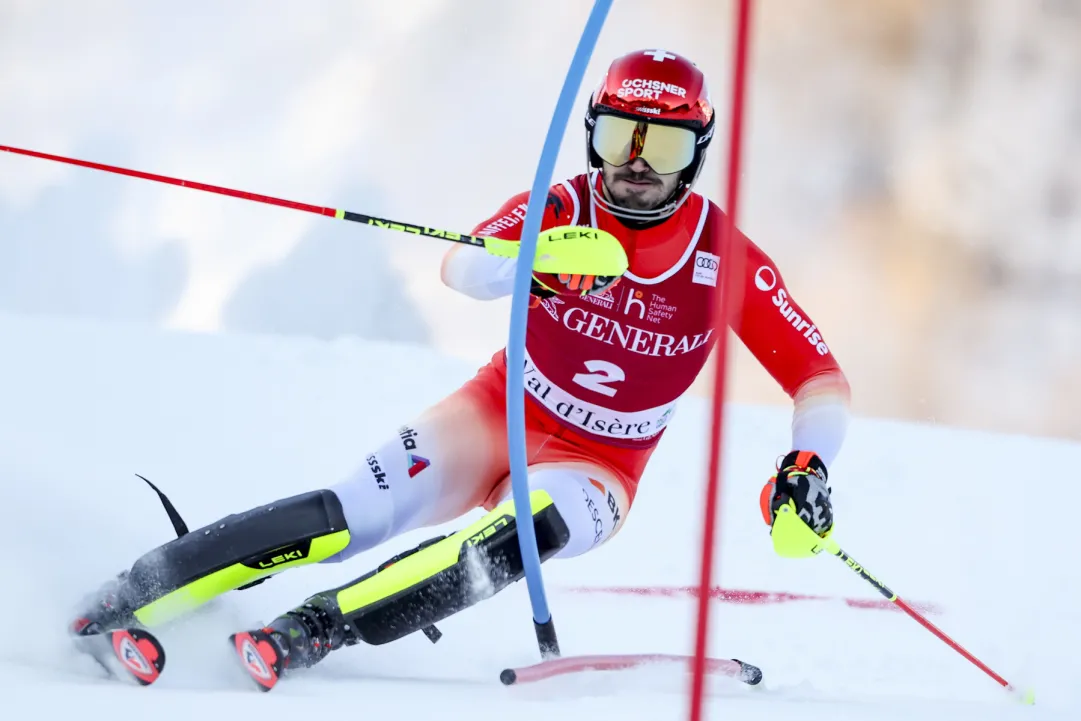 Loic Meillard per il bis, ma i norge lo braccano: Haugan e McGrath incollati all'iridato nella 1^ in Val d'Isère