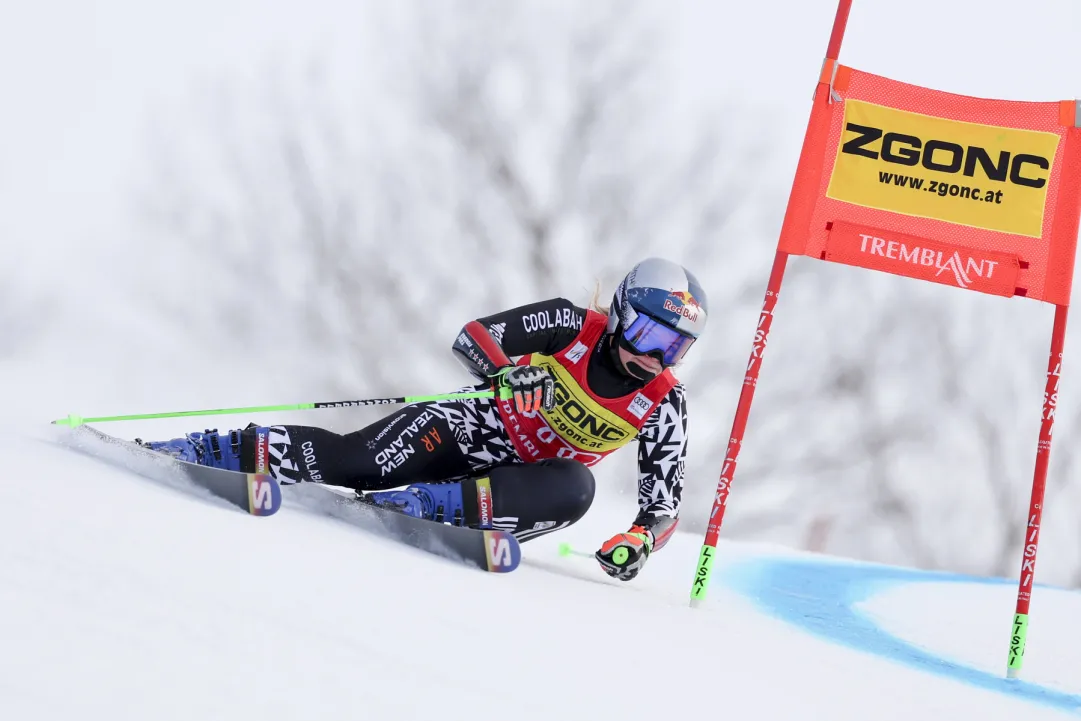 Robinson a tutta, ma che risposta di Scheib: le due stelle del gigante fanno il vuoto nella 1^ manche sulla Flying Mile