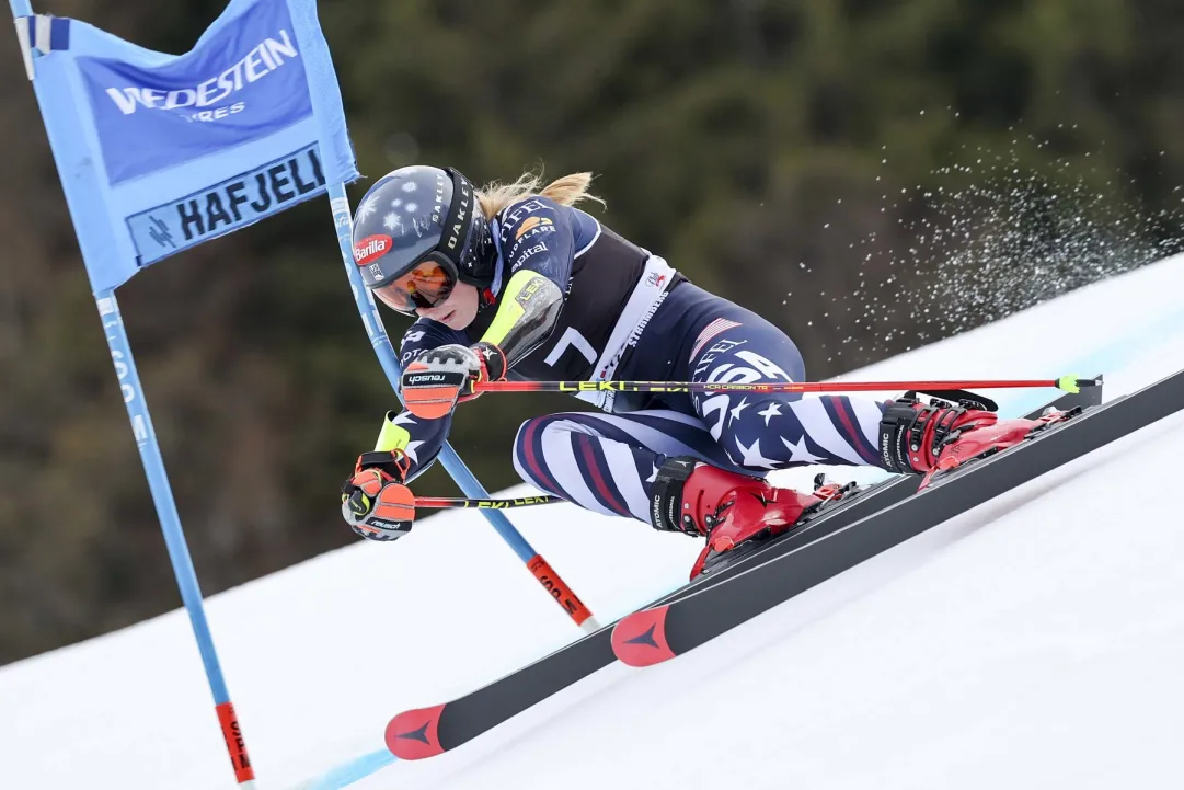 foto gepa tira giu mikaela