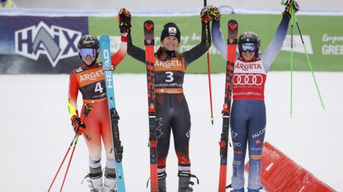 Dalla nebbia di Adelboden spunta sempre Odermatt: dominio totale nel tempio, De Aliprandini salva l'Italia