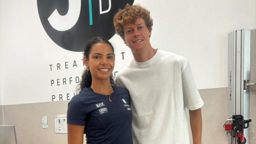 Metti il J Medical, Sinner che torna da Wimbledon e... l'incontro con Giada D'Antonio, nella fase finale del suo recupero