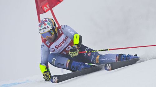 Dalla nebbia di Adelboden spunta sempre Odermatt: dominio totale nel tempio, De Aliprandini salva l'Italia