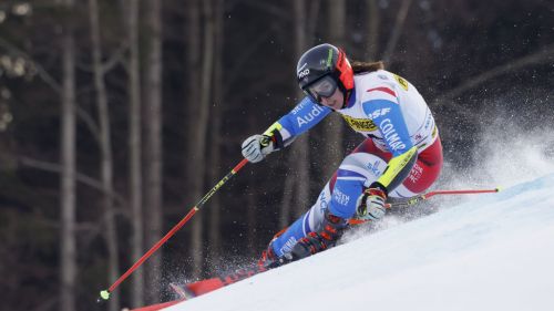 Elisa Platino deraglia nella 2^ manche, è di Doriane Escane il primo gigante di Sestriere