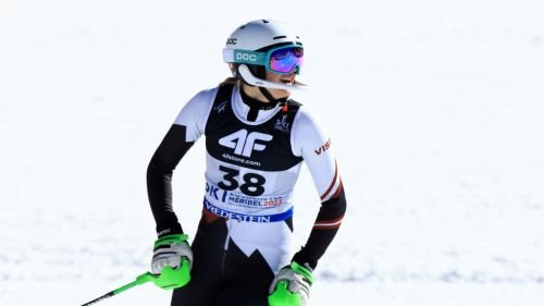 Mondinelli... c'è! La valsesiana è 3^ a metà gara dello slalom iridato guidato dalla solita Germane