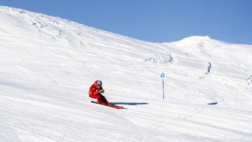 Livigno, che entusiasmo per il debutto in coppa. Odermatt sorride: 