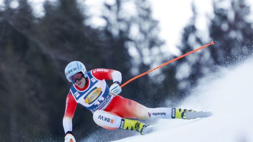 Nuovo festival rossocrociato a Saalbach, il super-g finale è di Rogentin su Meillard e Boisset, coppa a Odermatt