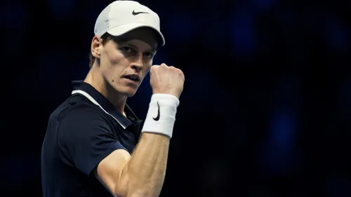 Sinner è imbattibile a livello indoor: Zverev travolto a Parigi, domenica Jannik può tornare n° 1 al mondo