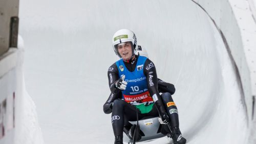 Salto con gli sci: Lovro Kos vola nel vento di Lahti, Kobayashi terzo accorcia nella generale