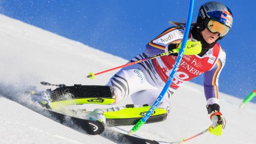 Aicher da paura, mai cos&igrave; in alto pure in slalom e... sono 140 pt da Shiffrin: 