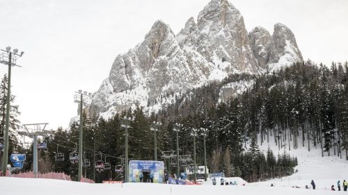 Tanta neve in Val di Fassa, martedì apre lo Ski Stadium Aloch verso le prime FIS e la Coppa Europa