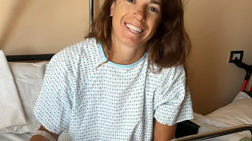 Rimossa la placca dal piatto tibiale, oltre ad effettuare un'artroscopia al ginocchio: Marta Bassino procede col sorriso