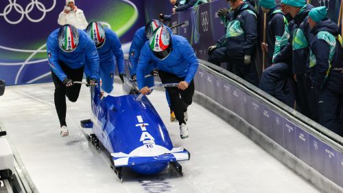 Mentre &egrave; tutto pronto per il bob a due in rosa, Baumgartner fa sognare in prova: 