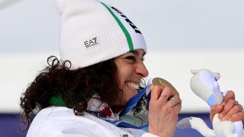 Ci inchiniamo alla regina, il bis d'oro di Brignone &egrave; qualcosa di leggendario: 