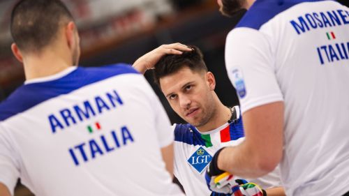 Gli azzurri lottano sino all'ultimo, ma la Svezia di Edin rimane imbattuta: la strada per i playoff si complica