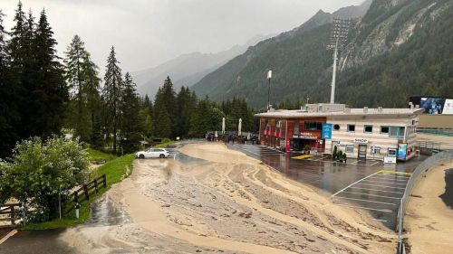 Un fiume di detriti sull'arena del biathlon ad Anterselva: in fase di valutazione i danni subiti dall'impianto
