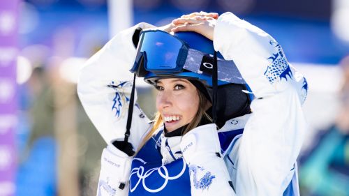 Eileen Gu, un'icona che entra nel mito a 22 anni: terzo titolo olimpico, l'Halfpipe &egrave; ancora suo