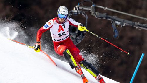 Uno stratosferico Feller fa impazzire Kitzbuehel! Completano il podio Meillard e Strasser