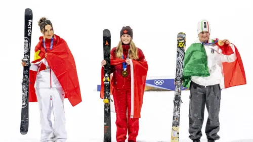 Flora e... il ritorno a scuola: che festa allo Ski College Fassa per la 18enne emiliana. Le parole di Eileen Gu per Tabanelli