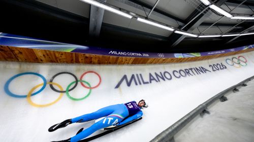 Fraebel e Taubitz fanno subito la differenza, ma Hofer e Robatscher ci sono per l'Italia: 3&deg; e 6&deg; crono in apertura