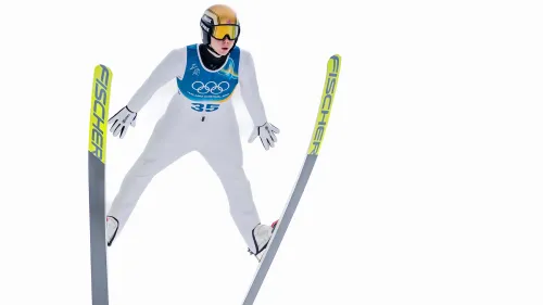 Jens Luraas Oftebro corona il sogno dopo una folle battaglia in Val di Fiemme: Lamparter argento, Hirvonen bronzo