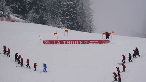 Flora Tabanelli perfetta in qualificazione, giovedì la finale del big air di Tignes per sognare anche la generale