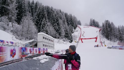 Flora Tabanelli perfetta in qualificazione, giovedì la finale del big air di Tignes per sognare anche la generale
